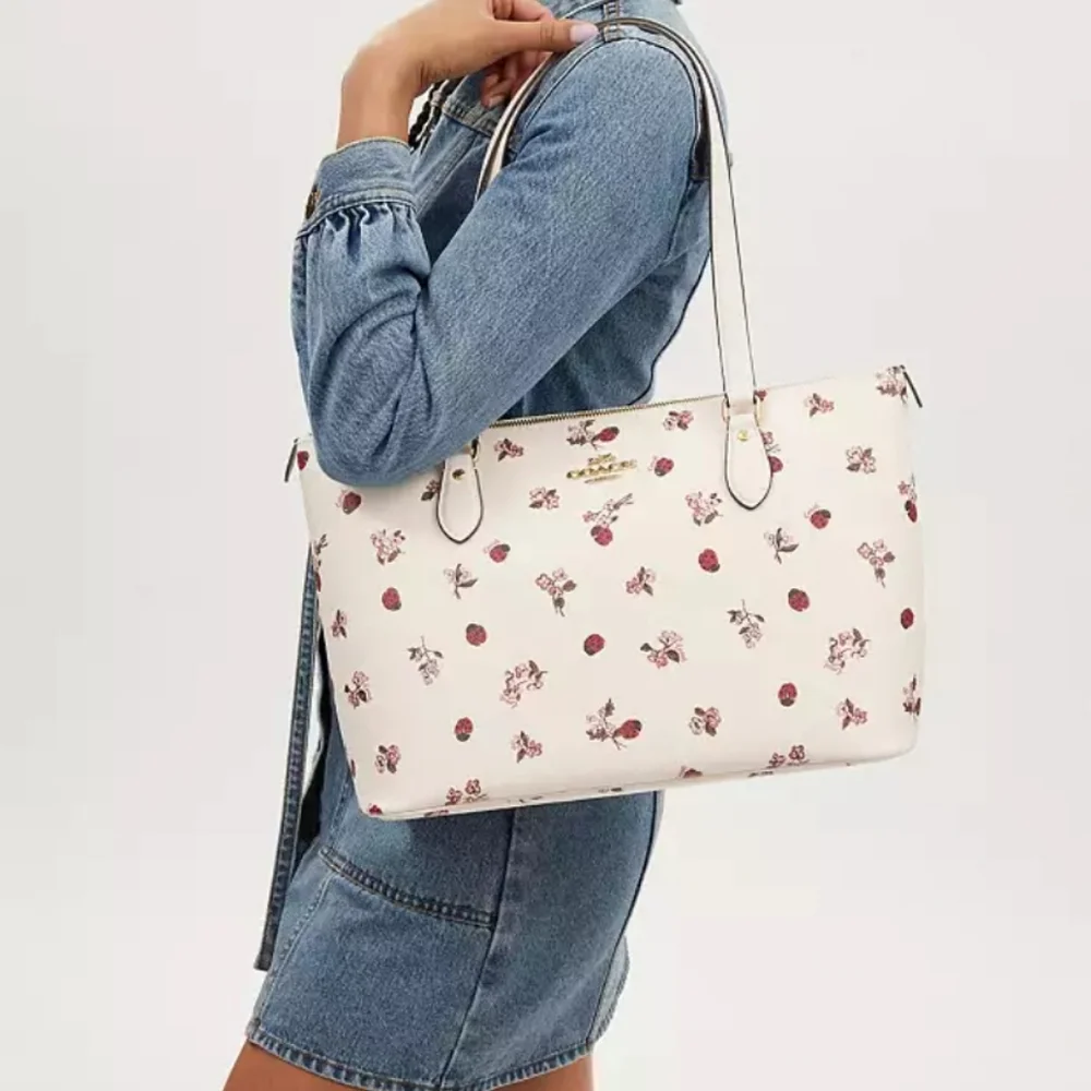 Coach Gallery Ladybud Print Tote